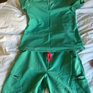 Figs Surgical Green Scrubs